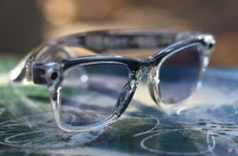 Apple eyes the long run with sensible glasses, however twentieth anniversary iPhones might shock consumers