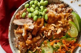 Spicy Peanut Hen Bowls (Excessive Protein)